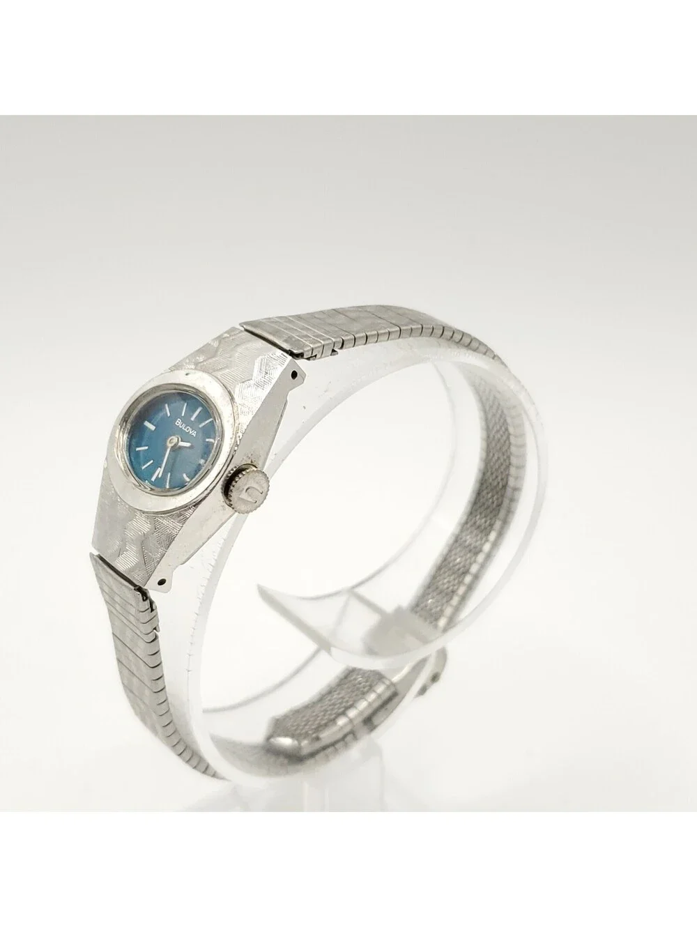 Vintage 1976 Bulova Womens 18mm Mechanical Blue Dial Watch Adjustable Running